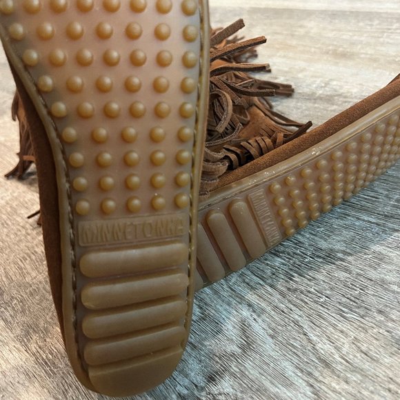 Minnetonka 5-Layer Fringe Boot - Picture 3 of 5